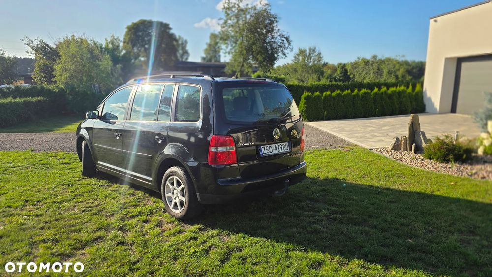 Volkswagen Touran 1.9 TDI Conceptline - 4