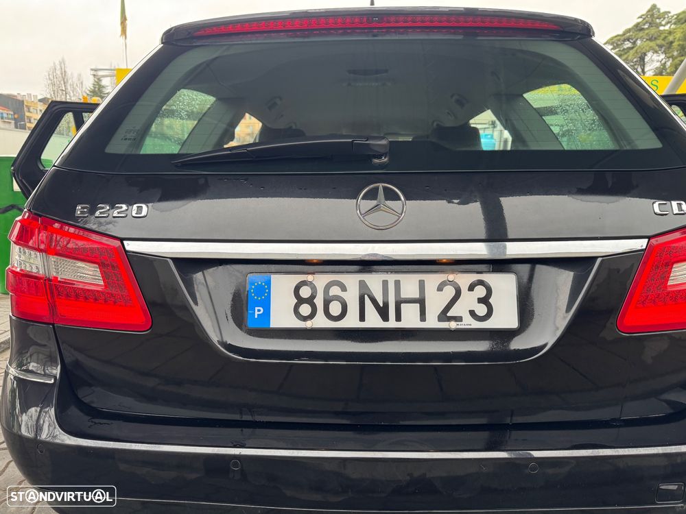 Mercedes-Benz E 220 CDi Classic BE 139g Auto. - 11