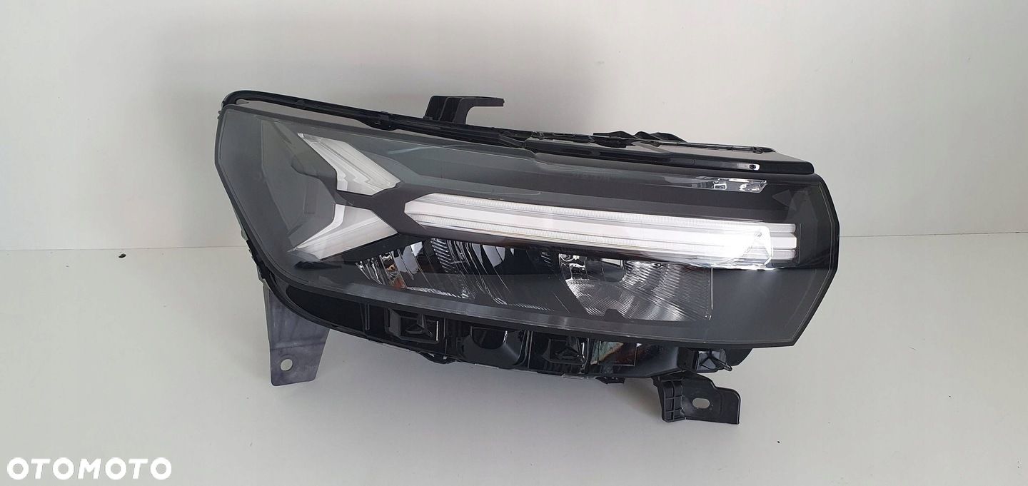 Dacia Duster III 2024 Lampa prawa przód przednia - 1