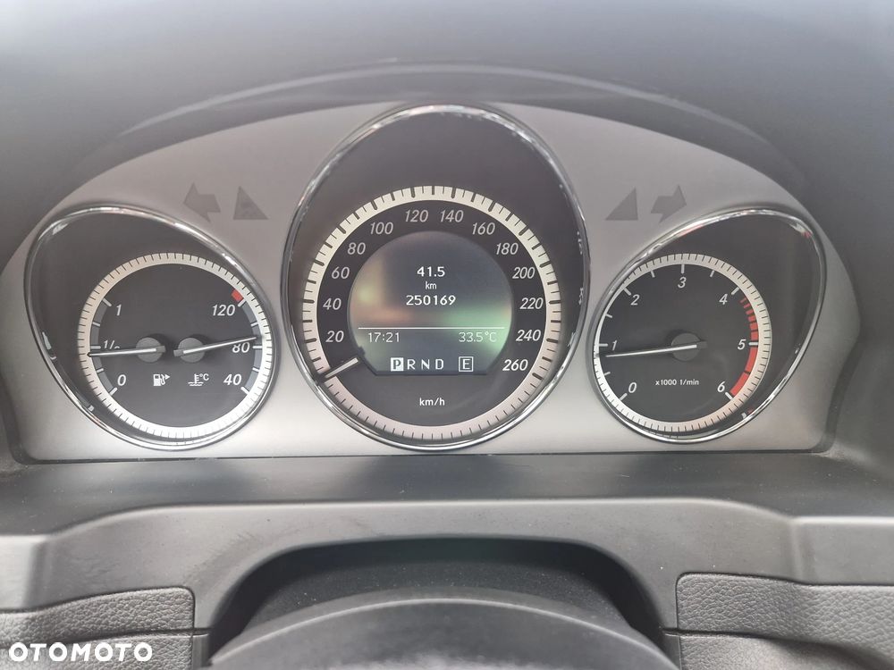 Mercedes-Benz Klasa C 250 CDI 4Matic 7G-TRONIC Avantgarde Edition - 15