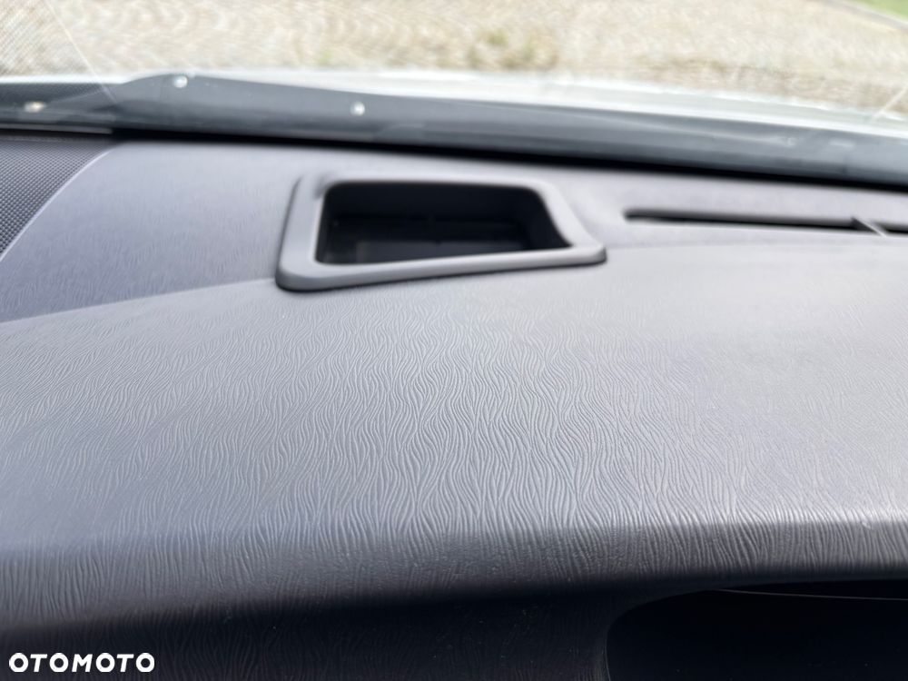 Toyota Prius - 27