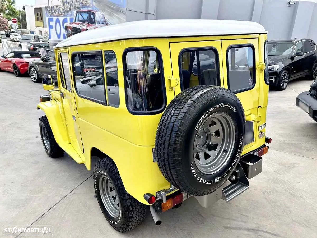 Toyota Land Cruiser - 44