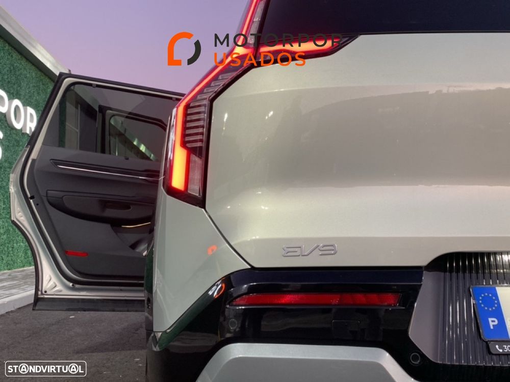 Kia EV9 98.8 kWh 1st Edition - 40