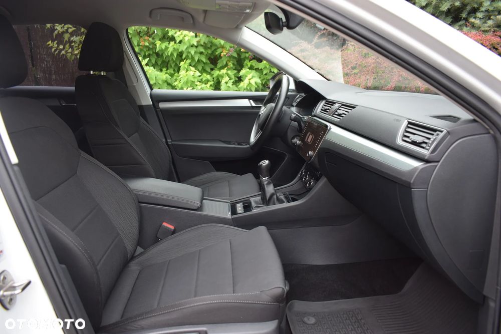 Skoda Superb 2.0 TDI SCR Style - 9