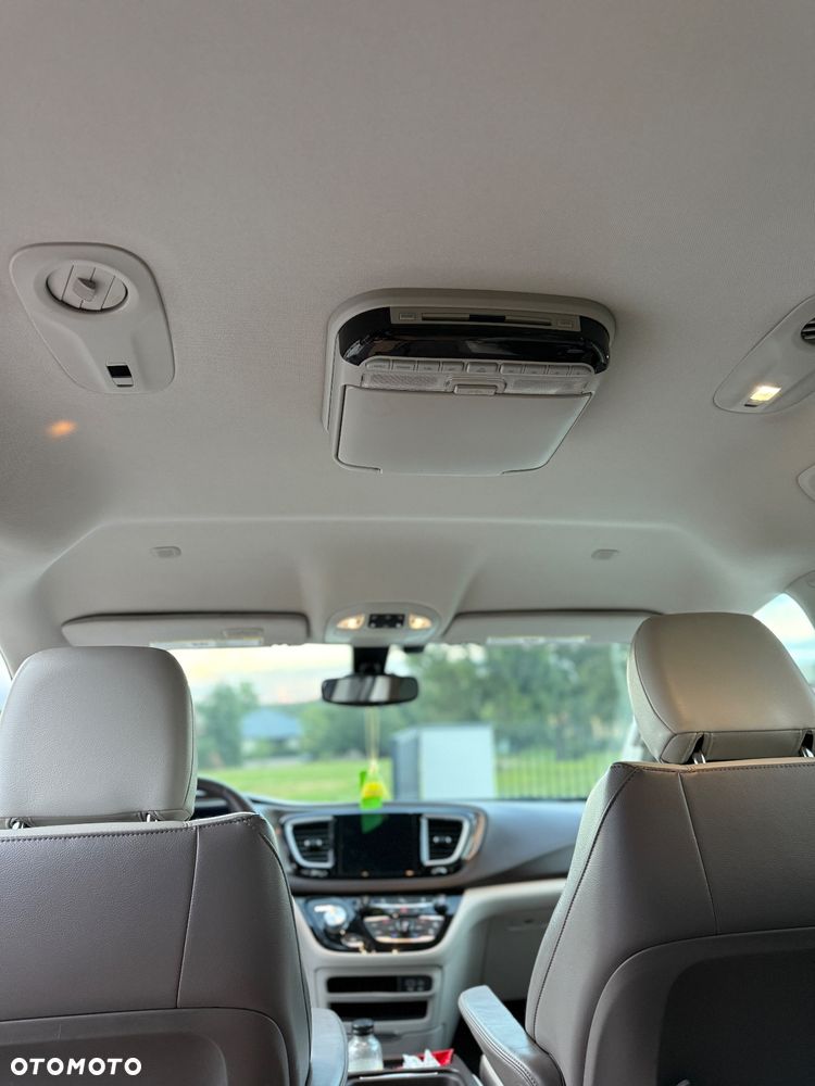 Chrysler Pacifica - 28