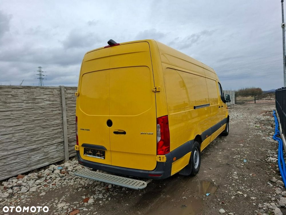 Mercedes-Benz Sprinter - 4