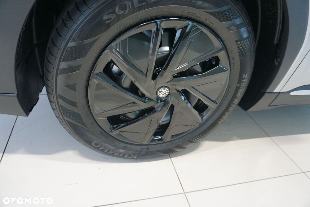 MG ZS Hybrid+ - 10