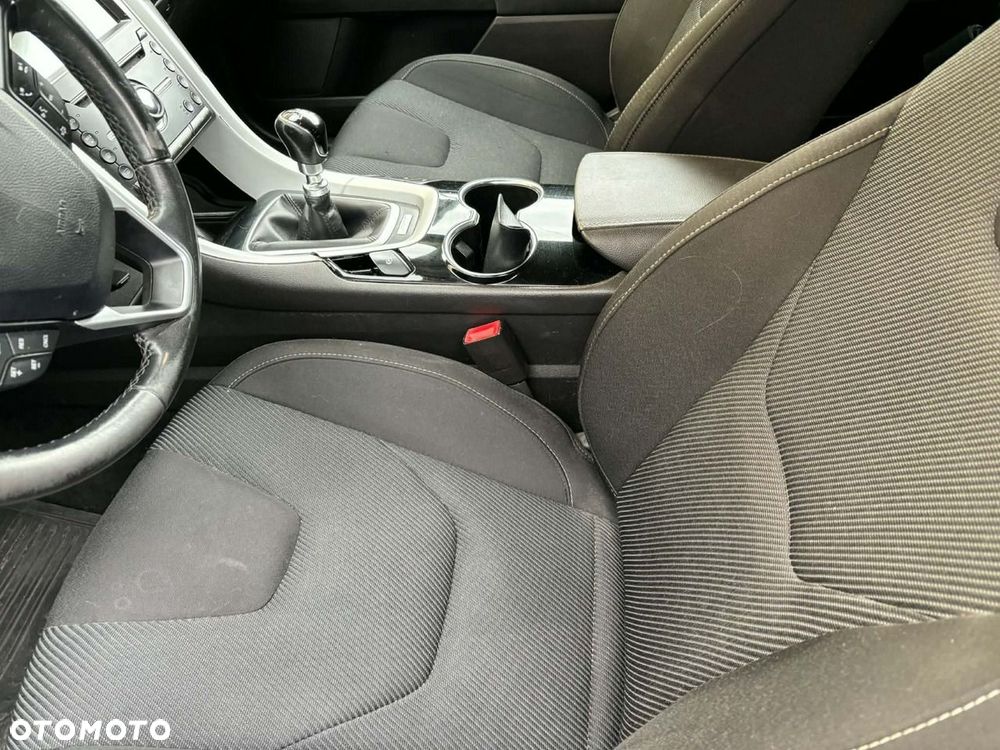 Ford Mondeo - 34