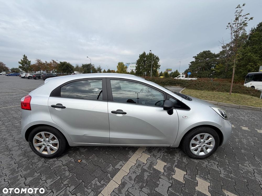 Kia Rio - 9