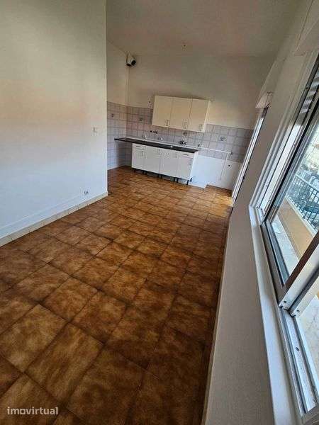 Arrenda-se apartamento T1, Bairro dos Pedernais - Ramada - Grande imagem: 3/7