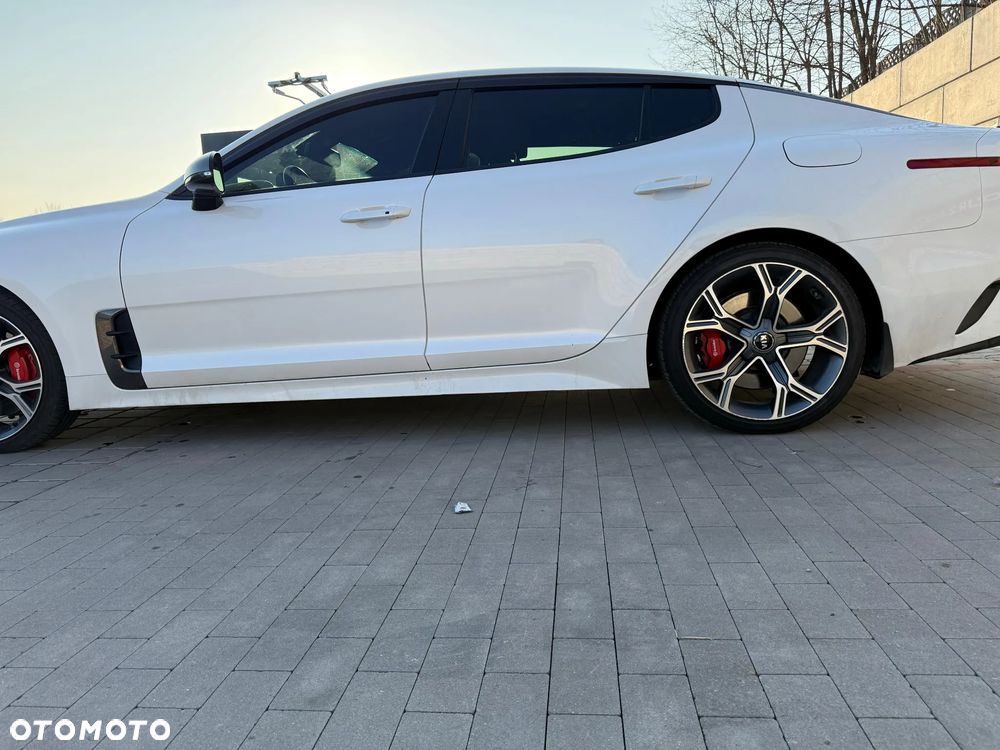 Kia Stinger 3.3 T-GDI V6 GT AWD - 25