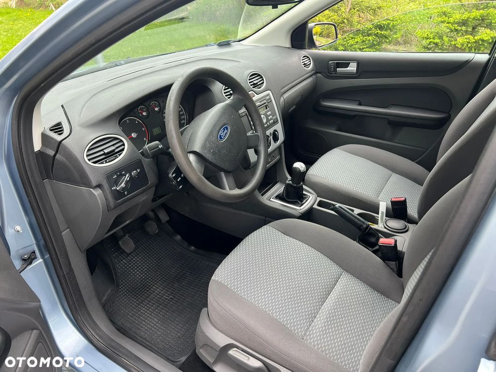 Ford Focus 1.8 TDCi Ambiente - 9