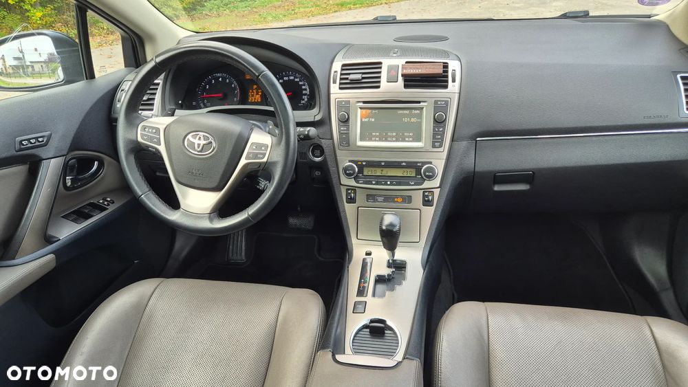 Toyota Avensis - 25