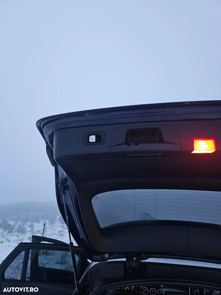 Mercedes-Benz GLC - 12