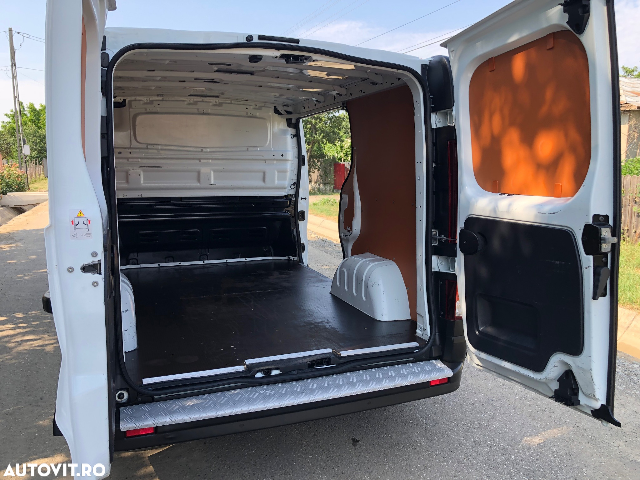 Renault Trafic - 12
