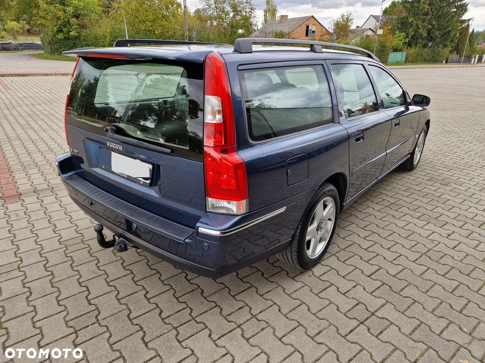 Volvo V70 2.4D Summum - 6