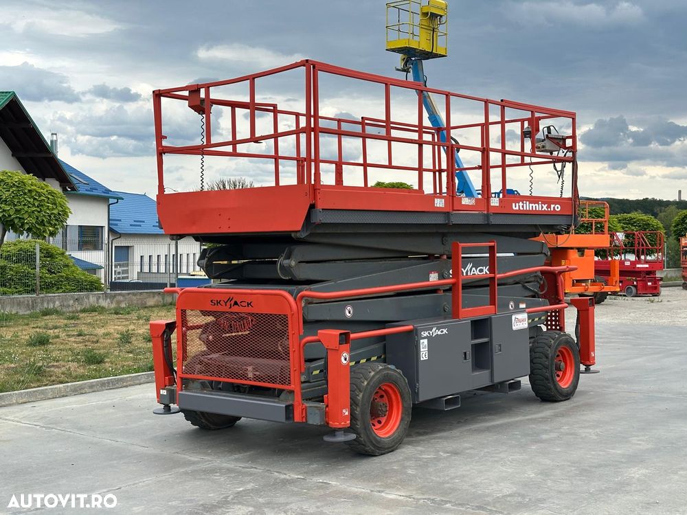 Skyjack SJ9250 RT - 6