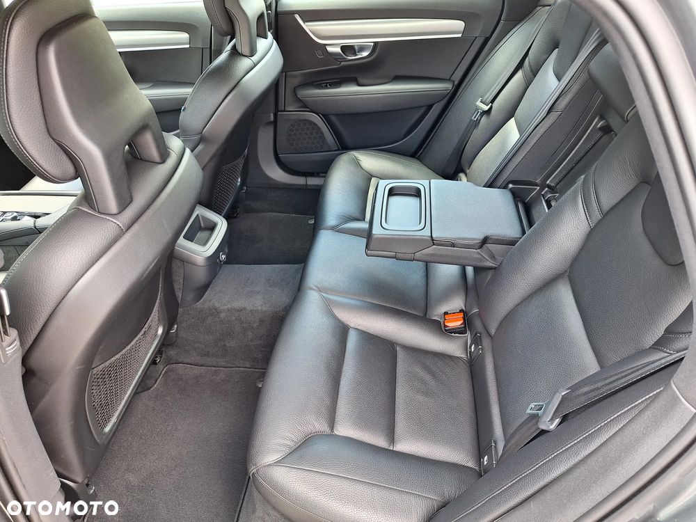 Volvo V90 T4 Momentum Pro - 21