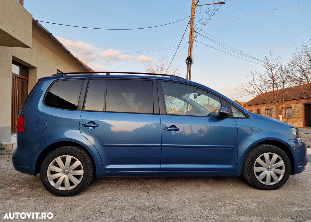 Volkswagen Touran 1.6 TDI DPF BlueMotion Technology Comfortline - 4