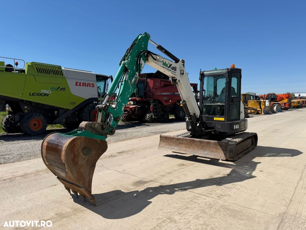 Bobcat E45 Miniexcavator - 8