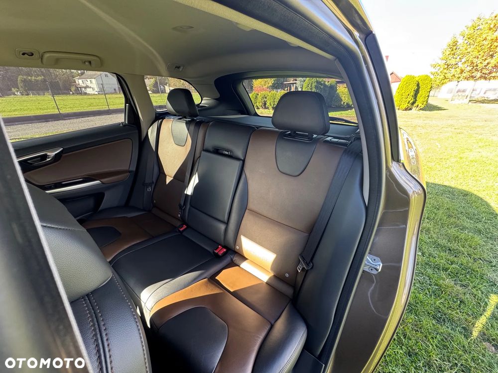Volvo XC 60 D4 Momentum - 16