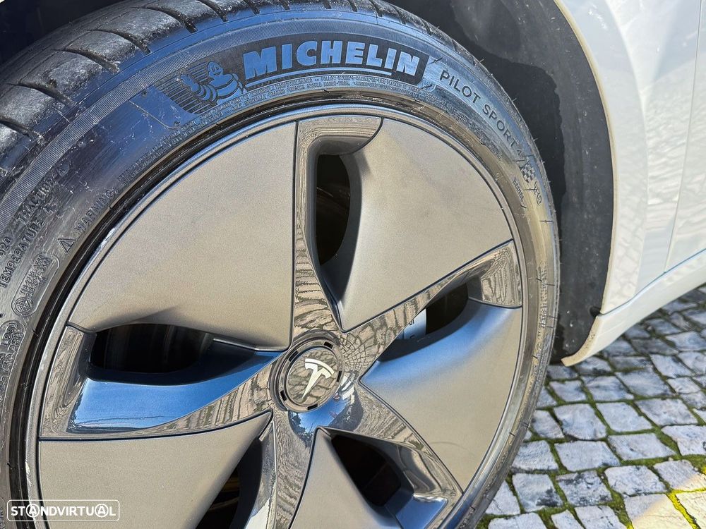 Tesla Model 3 Long-Range Dual Motor AWD - 8