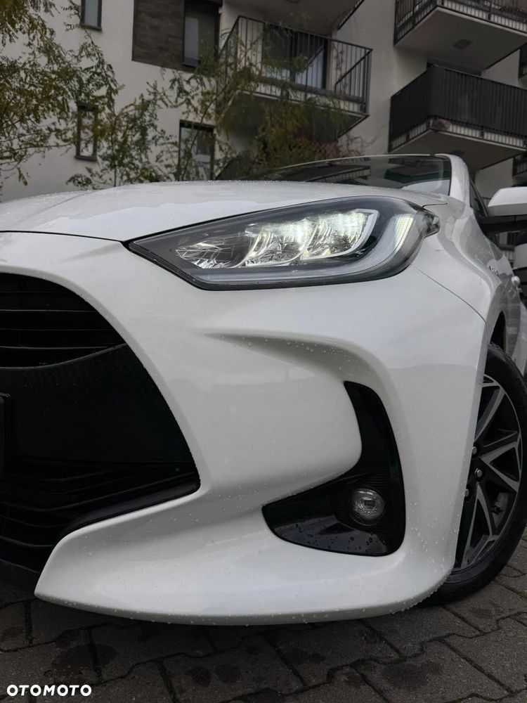 Toyota Yaris ver-hybrid-1-5-comfort - 3