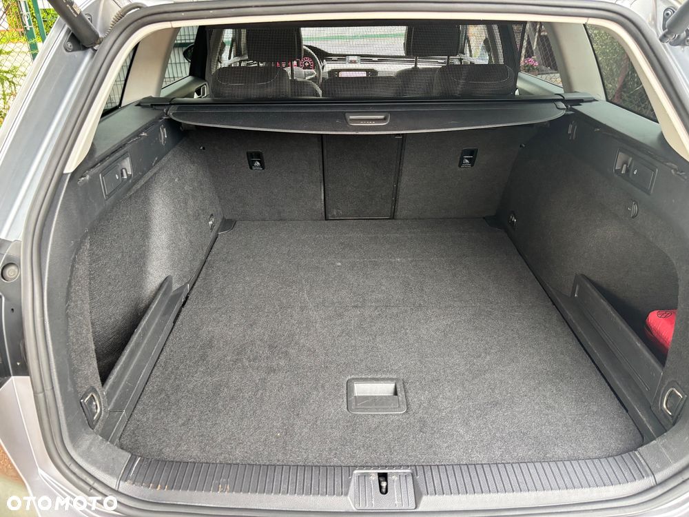 Volkswagen Passat 2.0 TDI EVO Elegance DSG - 36