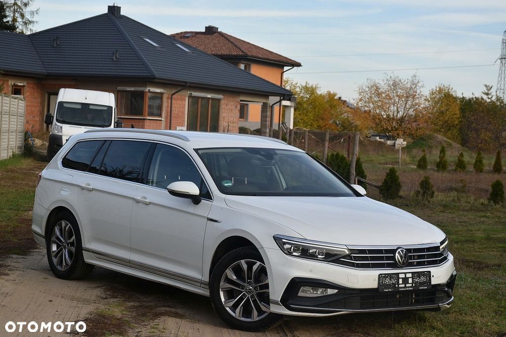 Volkswagen Passat Variant 2.0 TDI SCR DSG 4Motion Elegance - 8