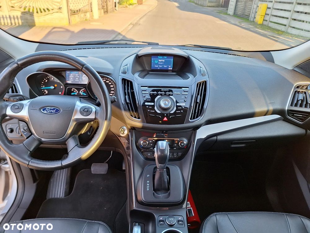 Ford Kuga 2.0 TDCi 4x4 Titanium - 28