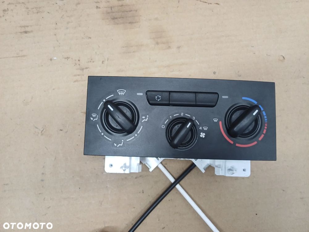 Panel Klimatyzacji Berlingo Partner II III A42102400  08-18 - 3