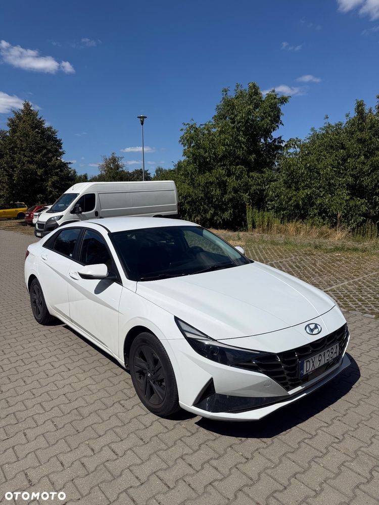 Hyundai Elantra - 2