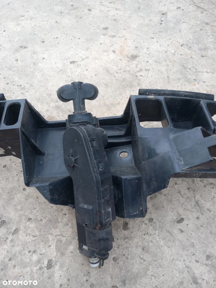 Slizgi mocowanie spryskiwacza reflektora Pateon - 3