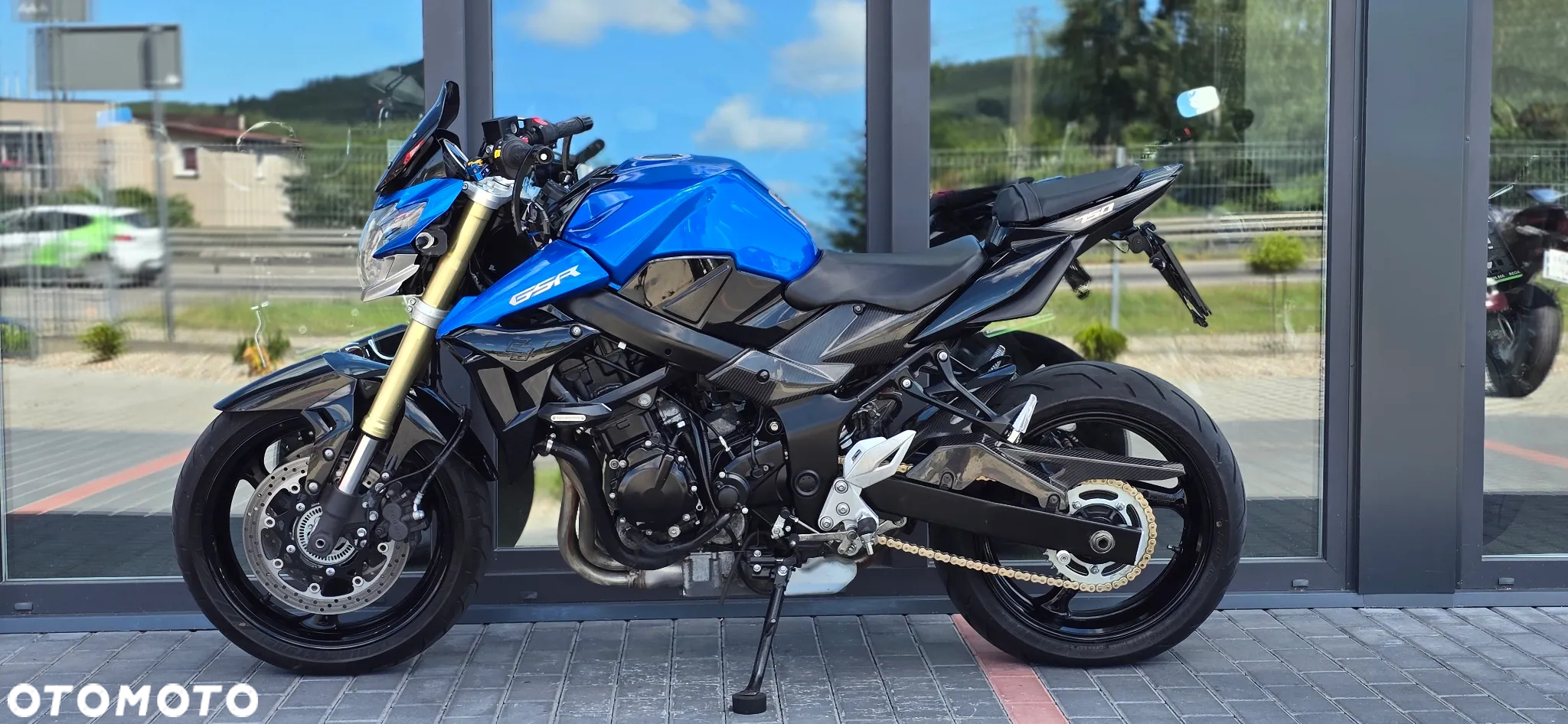 Suzuki GSR - 20