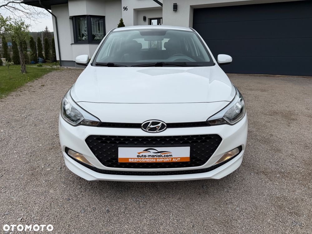Hyundai i20 blue 1.2 - 10