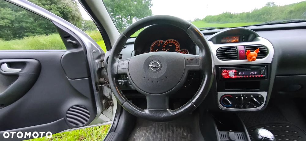 Opel Corsa 1.2 16V - 12