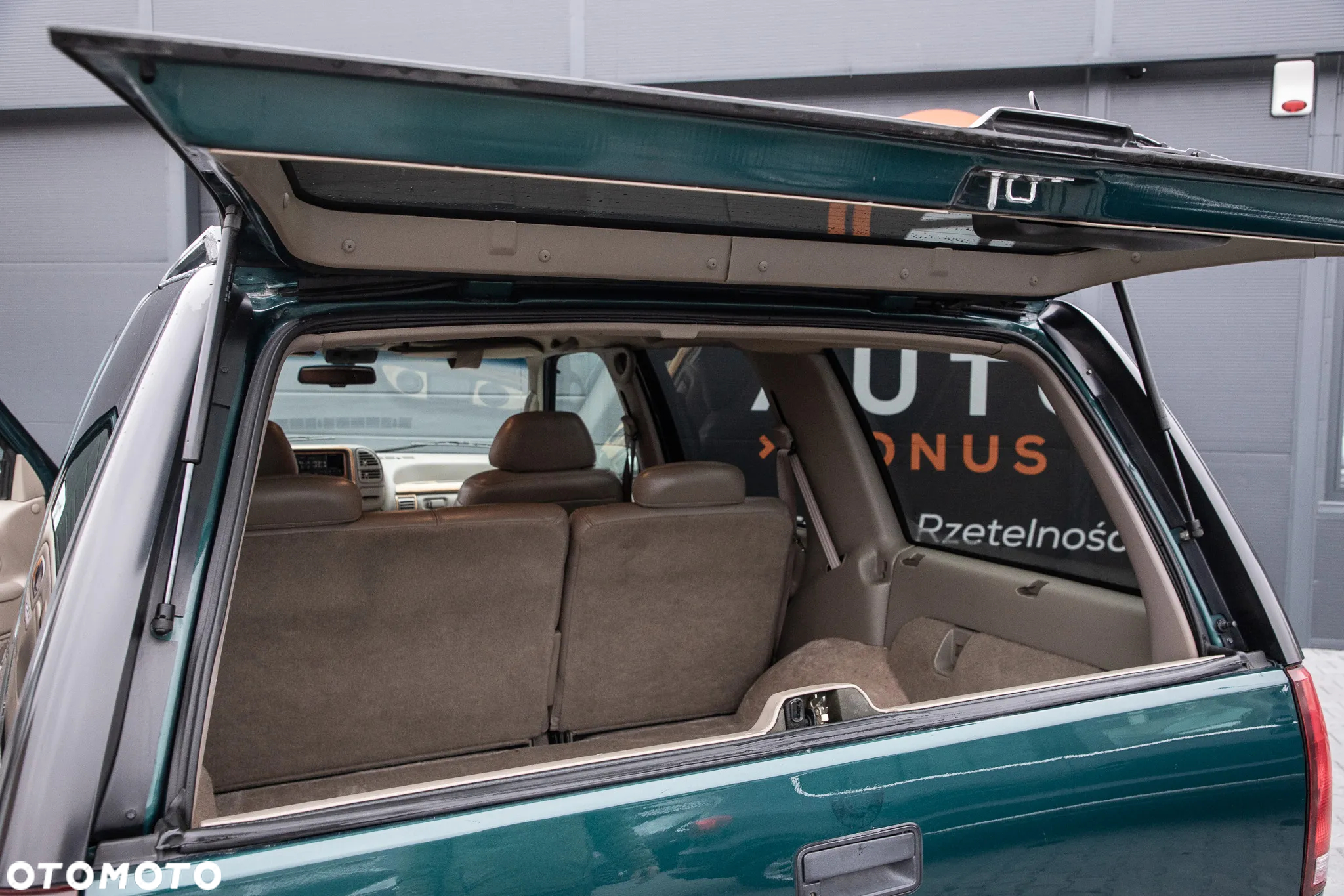 Chevrolet Tahoe - 30