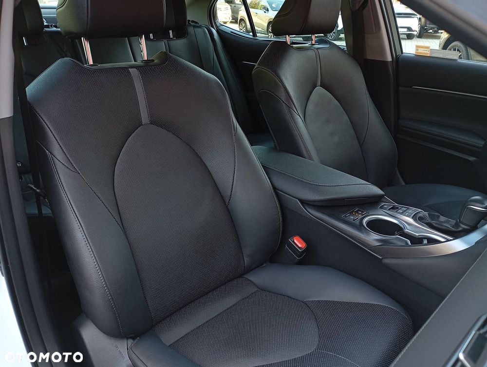 Toyota Camry - 9