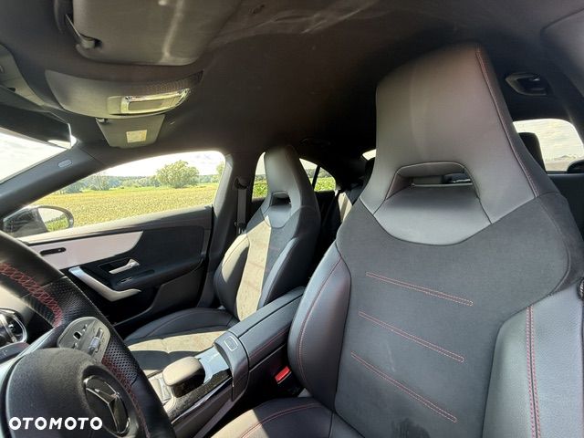 Mercedes-Benz CLA - 12