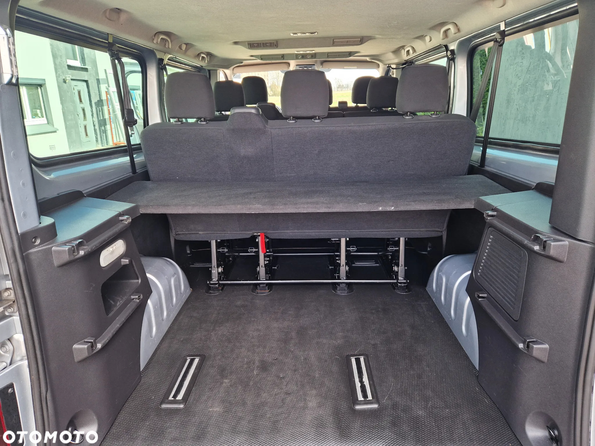 Renault Trafic 2.0 dCi L2H1 HD Extra (bryg.) - 16
