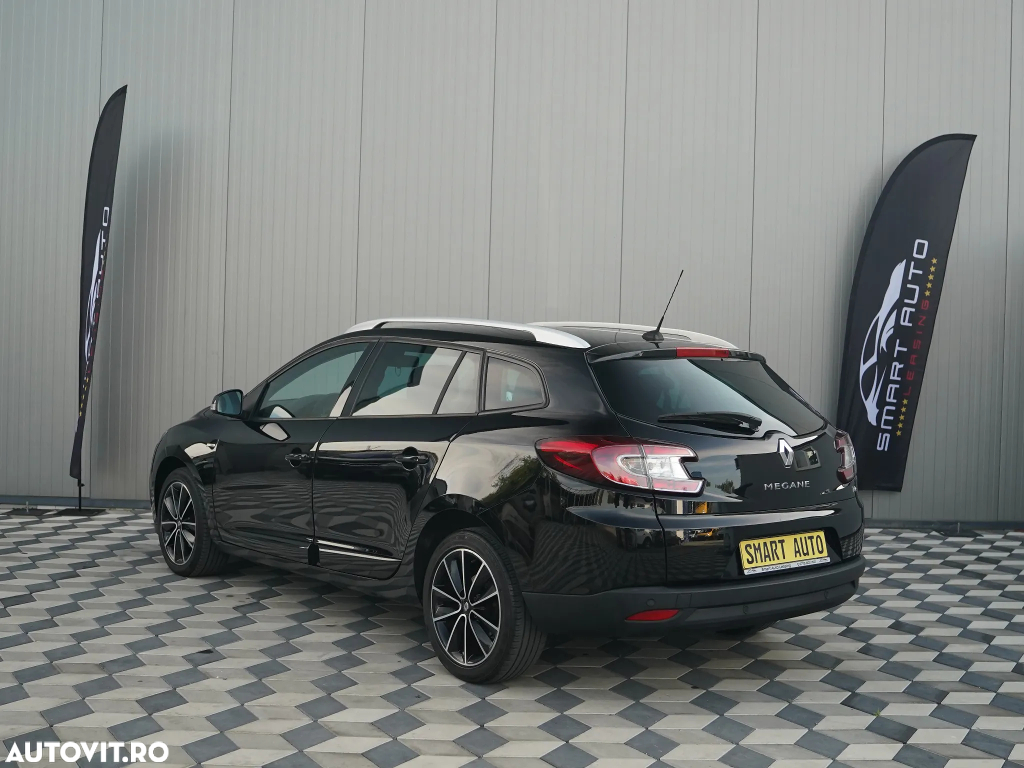 Renault Megane Grandtour TCe 130 Bose Edition - 12