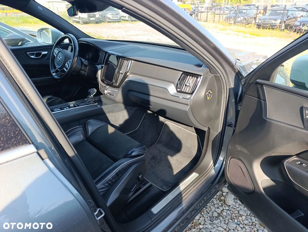 Volvo XC 60 D5 AWD R-Design - 12