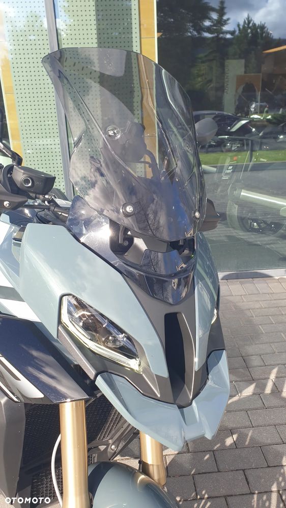 BMW XR - 8