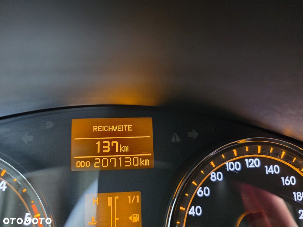 Toyota Avensis 2.0 D-4D Sol Premium - 17