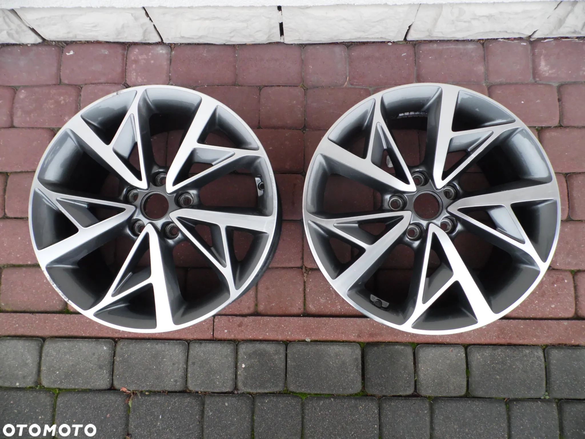 Felga 18'' 5x114,3 Kia 7,5x18 ET50 52910-G5600 - 1