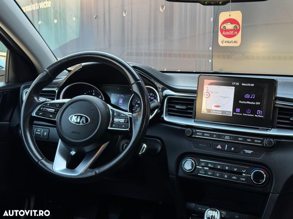 Kia Ceed - 9