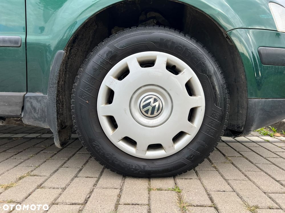 Volkswagen Passat - 30