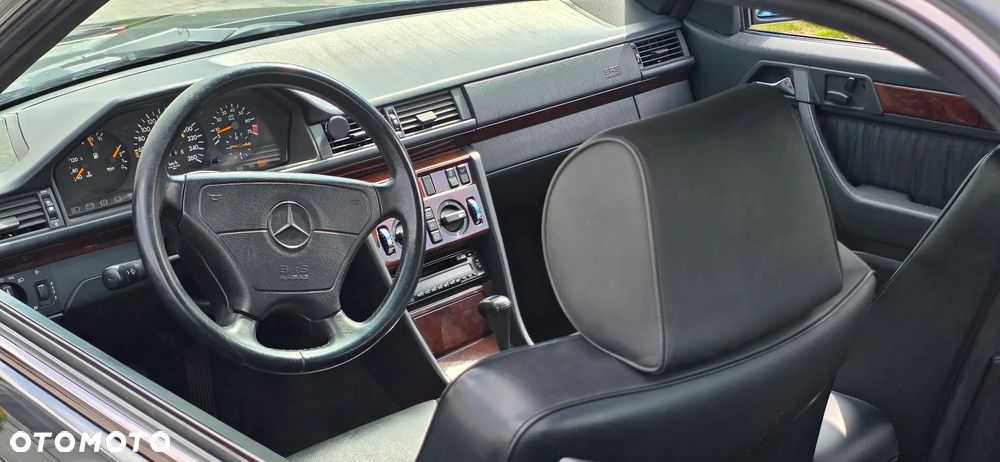 Mercedes-Benz W124 (1984-1993) - 11