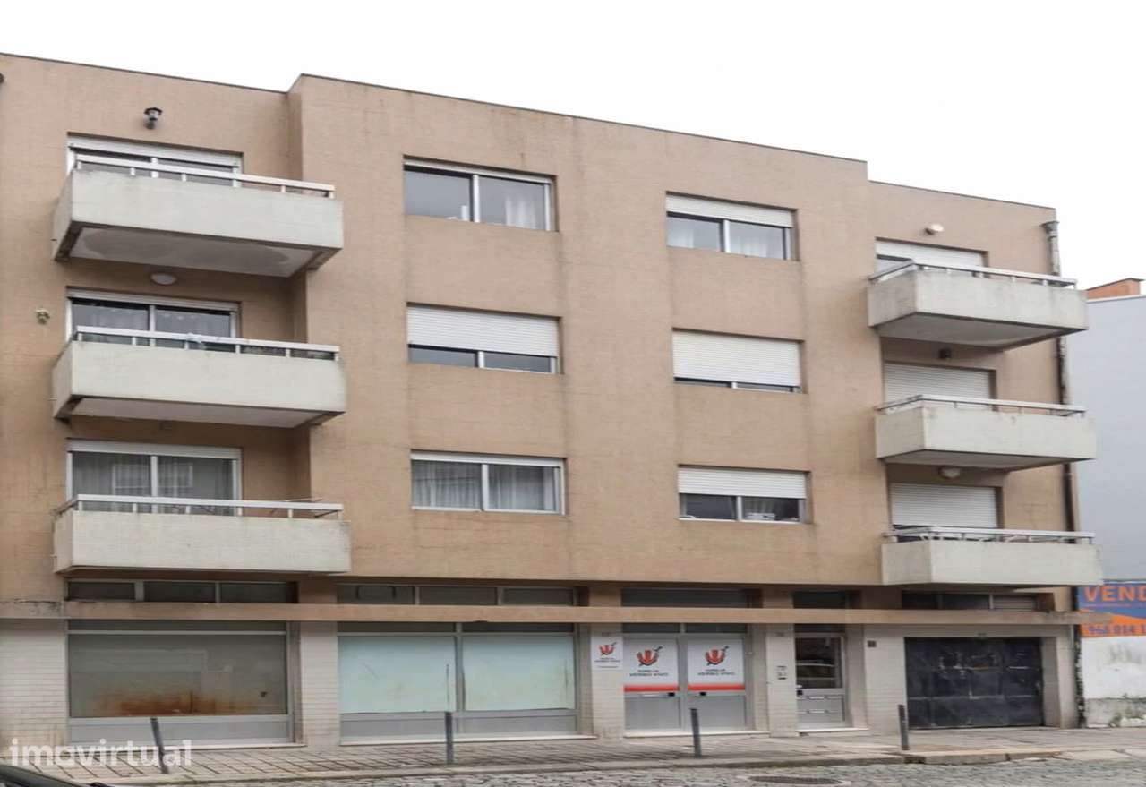 Apartamento T1 em Paranhos com varanda e elevador - Grande imagem: 4/12