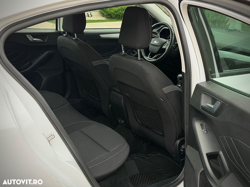 Ford Focus 1.0 EcoBoost Trend Edition - 24